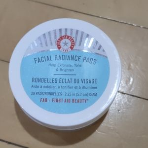 First Aid Beauty Facial Radiance Pads